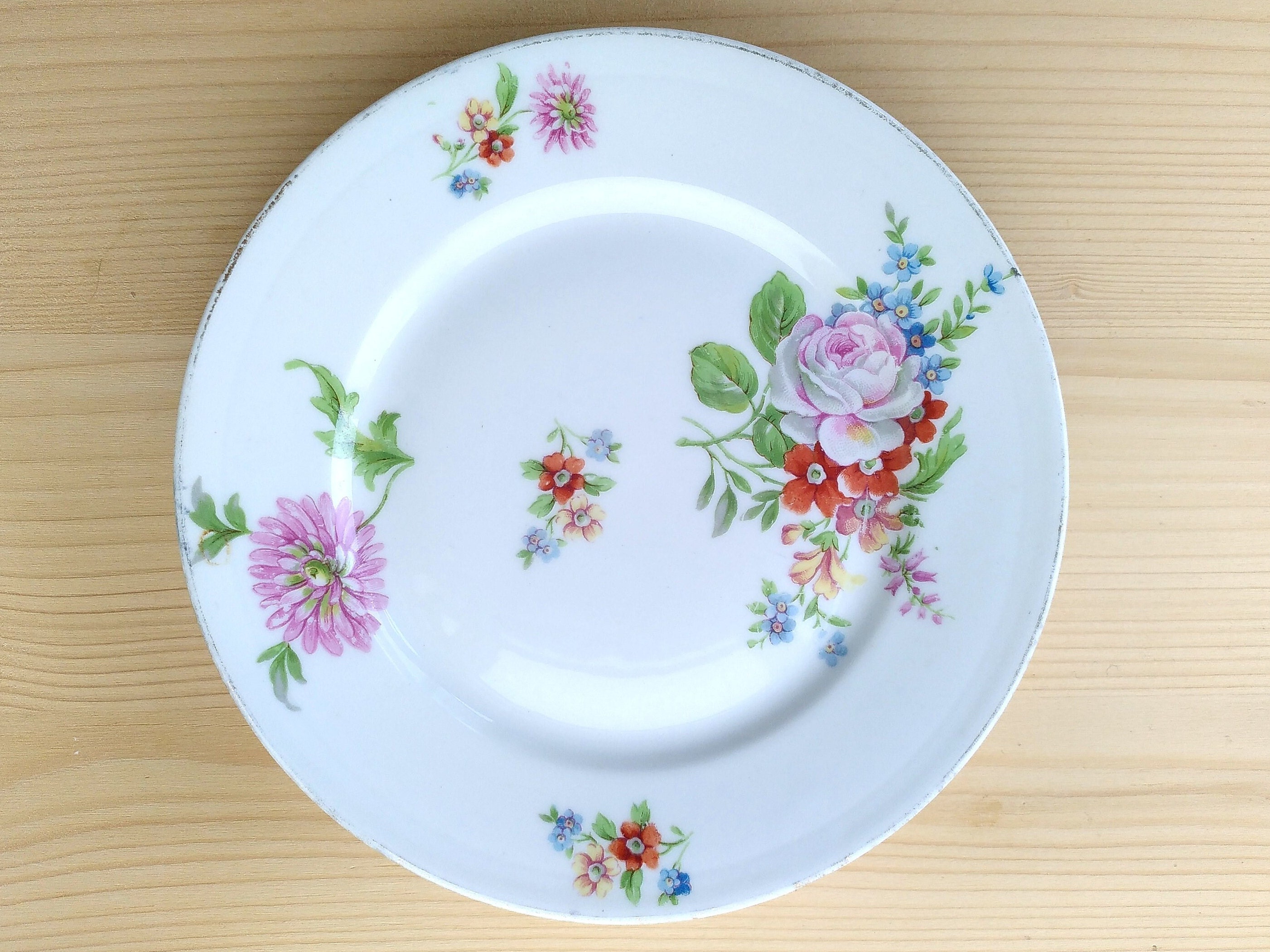 7 ASSIETTES À Dessert Porcelaine De Limoges Blanches Liseré Doré EUR 30