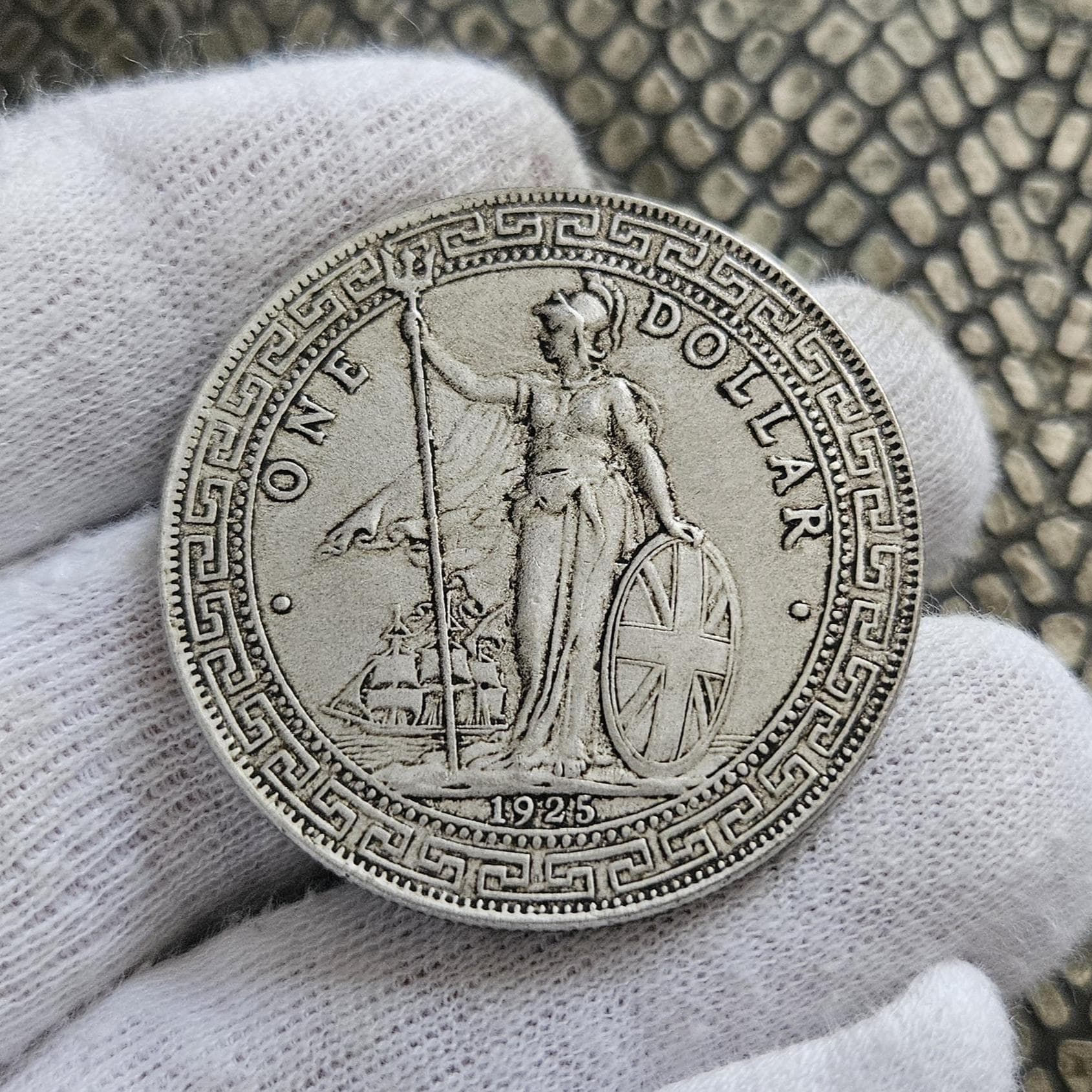 Hongkong one dollar coin - Etsy 日本