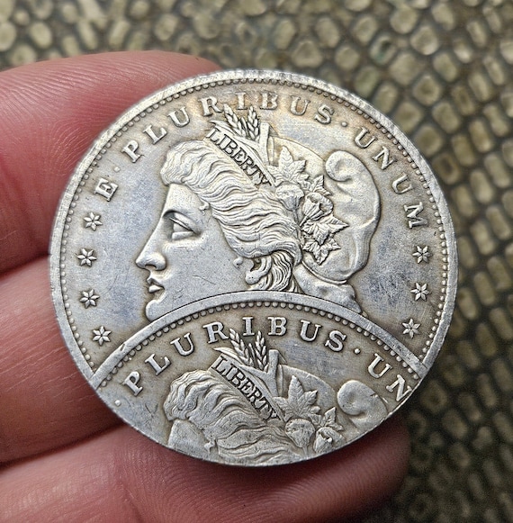 RARA Moneda USA Morgan Dollar Con ERROR En Cuńo / Novedad