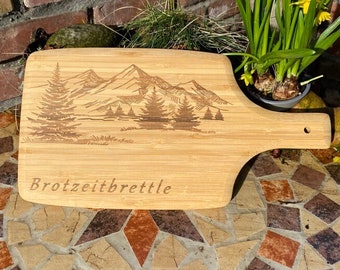 Brotzeitbrettl Schneidebrett Bambus-Holz, mit Wunschtext, mit Gravur  / personalisierbar / Berg, Brotzeit, Brotzeitbrett, Berge, Jausenbrett
