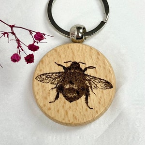 Bumblebee keychain made of wood with your desired text, customizable, bumblebees, bees, bee, insects