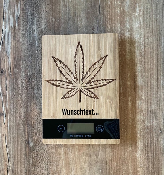 Kchenwaage Hanfblatt Bambus- Holz mit Wunschtext / Unikat / Feuerholz /  mit Gravur / Laser / personalisierbarer Artikel/ Waage/Holz - Etsy.de
