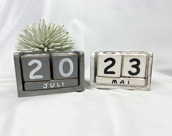 Large calendar wood shabby look sustainable in 2 colors perpetual calendar perpetual cube calendar wooden calendar desk calendar