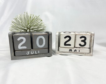 Large calendar wooden shabby look sustainable in 2 colors perpetual calendar perpetual cube calendar wooden calendar table calendar