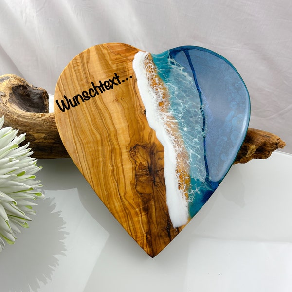 Herz Olivenholz Schneidebrett mit Epoxidharz Servierbrett  personalisierbar Meer Wellen  Epoxy Resin Ozean Olivenholzbrett Hochzeitsgeschenk