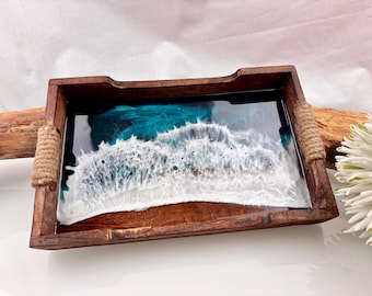 Vintage resin tray / Mango wood / Unique piece / Laser cut / Beach, sea, waves, epoxy resin, resin, waves, epoxy, breakfast tray green