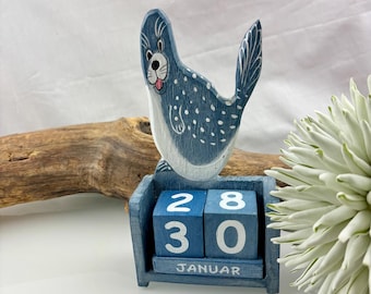 Large wooden seal/sea lion calendar, shabby chic look, sustainable, perpetual calendar, perpetual cube calendar, wooden calendar, desk calendar