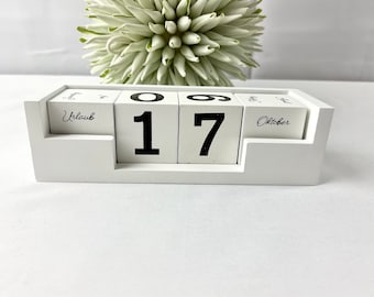 Large calendar wood shabby look sustainable perpetual calendar eternal cube calendar wooden calendar desk calendar