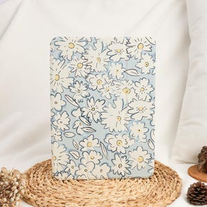 White Liberty Flower iPad Hülle mit Stifthalter für 2025 Air7 Air 4/5/6 iPad 11th Gen A16 11&quot;iPad Pro 11/12.9/13 Inch iPad Mini 6/7