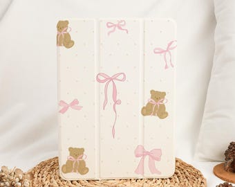 Bows Bear Cute Dot iPad Case With Pencil Holder for 2024 Air 6 Air 4/5 iPad 10 10.9" 7/8/9 10.2" Pro 9.7" 11" 12.9'' 13" iPad Mini 6/7 Cover