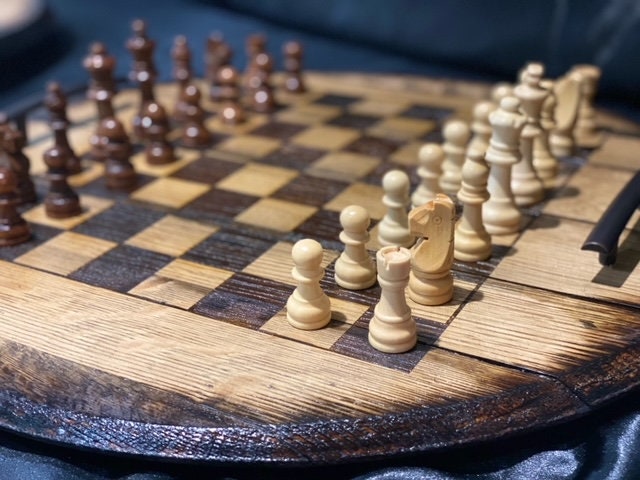 1946 a Kentucky Tavern Unique Chess Board Whiskey "Check and