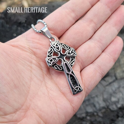 Stainless steel celtic cross pendant Clearance