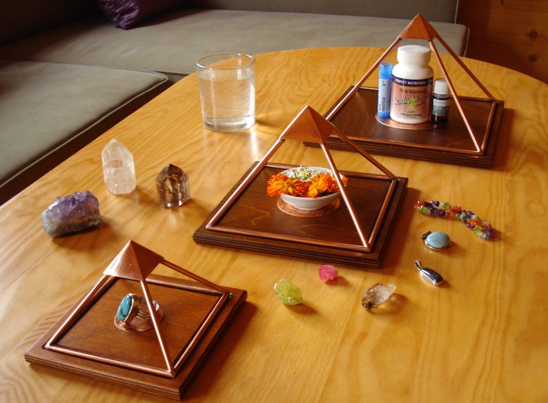 Meru Pyramid Pirámide de cobre hecha a mano con Shri Yantra activado, carga, energización, Feng Shui, meditación, etc. imagen 5