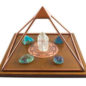 Meru Pyramid Pirámide de cobre hecha a mano con Shri Yantra activado, carga, energización, Feng Shui, meditación, etc. imagen 2