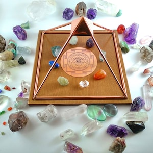 Meru Pyramid Pirámide de cobre hecha a mano con Shri Yantra activado, carga, energización, Feng Shui, meditación, etc. imagen 3