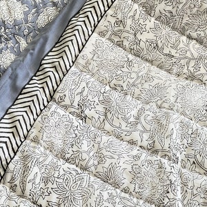 Block Print Quilt in Blue Floral Pattern, Indian Cotton Quilt, Queen ...