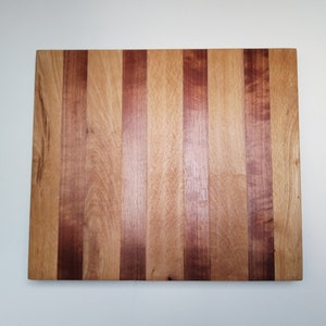Cutting board made of beech and mahogany