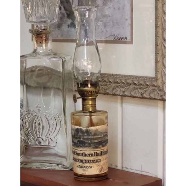 Lamplight Farms Oil Lamp with Fort Wayne & Southern Railroad 3 Dollar Bill Label