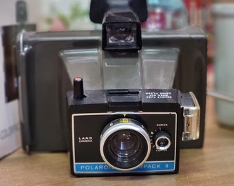 Polaroid EE33 Land Camera Near Mint With Original Box and Manual