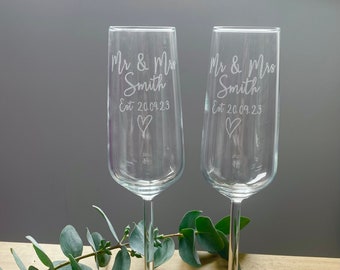 Set of 2 Mr and Mrs personalised champagne glasses