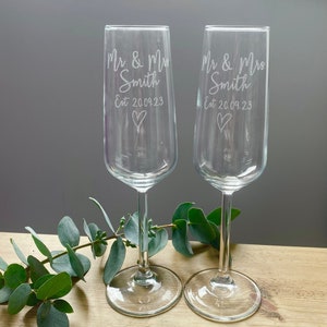 Set of 2 Mr and Mrs personalised champagne glasses
