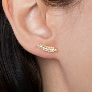 Elegant Feather Ear Climbers: Gold-Filled Cartilage Studs & Leaf Crawler Earrings for Women