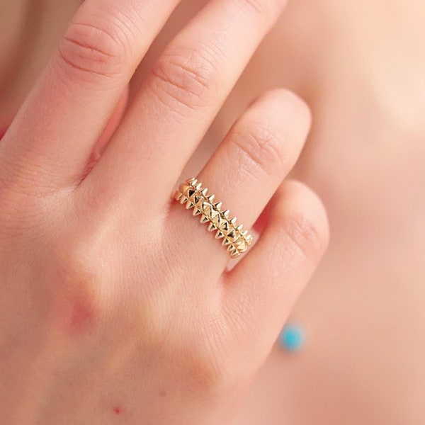 14k Gold Pyramid Spike Ring - Dainty Stackable Clash Band for Index or Midi Finger
