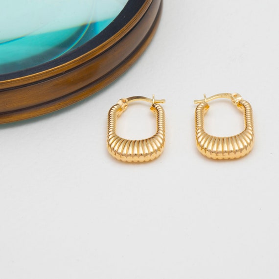 Chunky Gold Earrings, Vintage Hoop Earrings, Shrimp Earrings, Twisted Hoop Earrings, Croissant Earrings