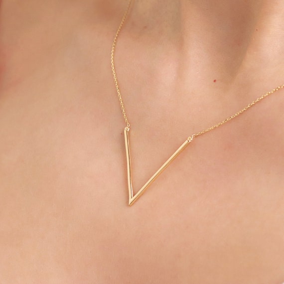 Elegant 14k Gold V-Shape Chevron Necklace: Dainty Geometric Triangle Jewelry for Minimalist Brides