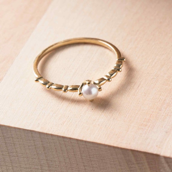 Elegant 14k Solid Gold Pearl Ring - Dainty Statement Jewelry for Bridesmaids and Special Occasions