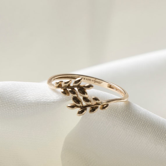 Dainty 14k Solid Gold Leaf Ring - Delicate Vine Branch Stacking Jewelry for Nature Lovers
