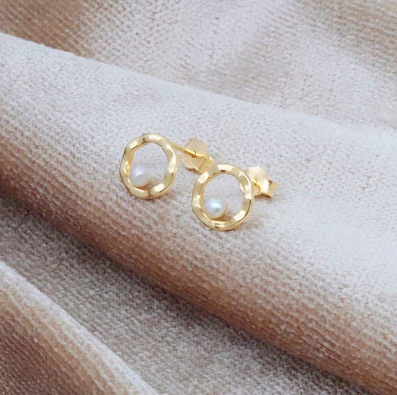 Elegant 14k Gold Freshwater Pearl Stud Earrings: Minimalist Bridal Jewelry for Bridesmaids