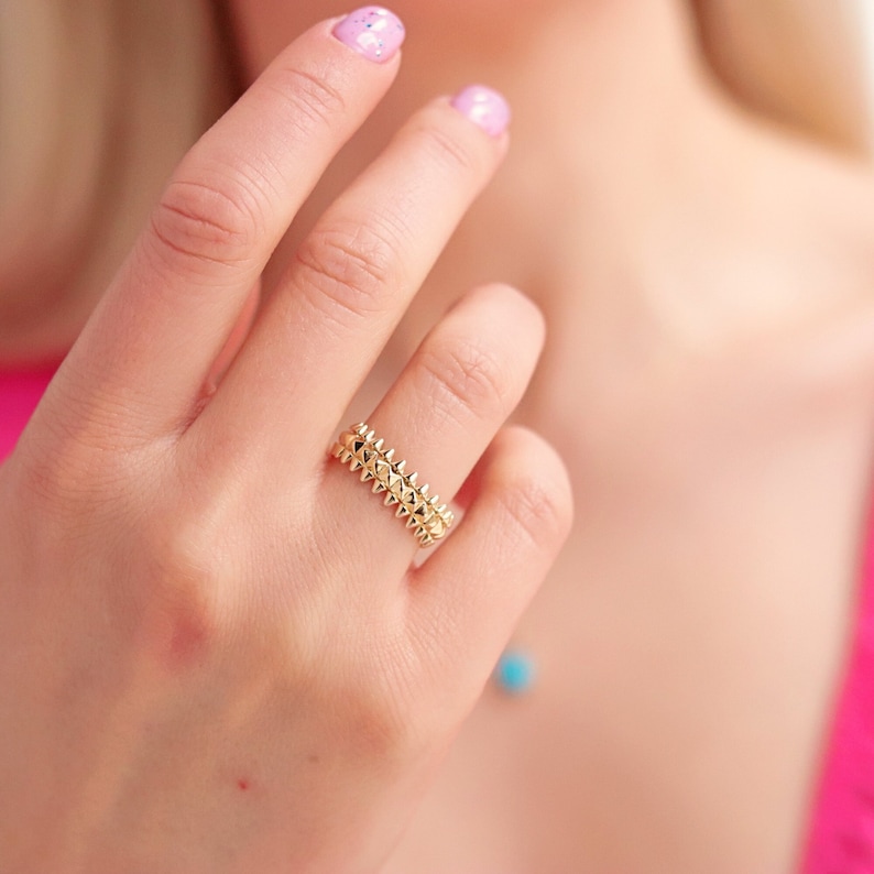 14K Gold Spike Ring Clash Ring Pyramid Ring Gold Stackable Etsy
