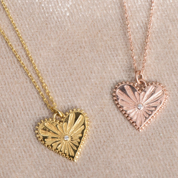 Elegant Gold Heart Pendant Necklace: Dainty Rose Gold Love Charm for Women, Perfect Gift for Her