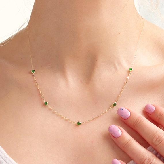 Dainty 14k Gold Emerald Choker: Minimalist Green Gemstone Station Necklace, Delicate Birthstone Jewelry