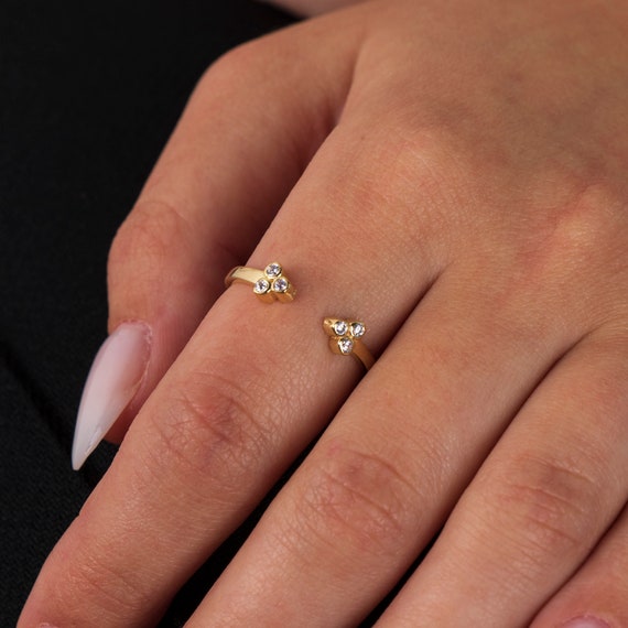 Three Diamond Ring, Dainty Gold Ring, Minimalist Ring, Gold Stacking Ring, Minimalist Ring, Wrap Around Ring