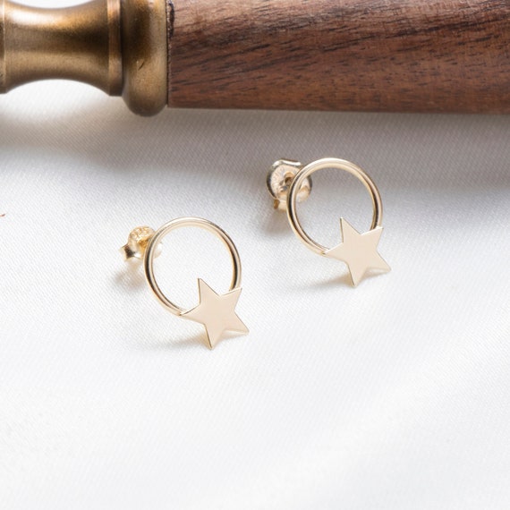 Celestial Gold Star Hoop Earrings: Chunky Geometric Huggies for Cosmic Elegance and Astrology Lovers