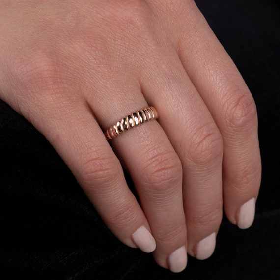 Elegant Gold Croissant Dome Ring: Dainty Twister Design for Women - Perfect Birthday Gift