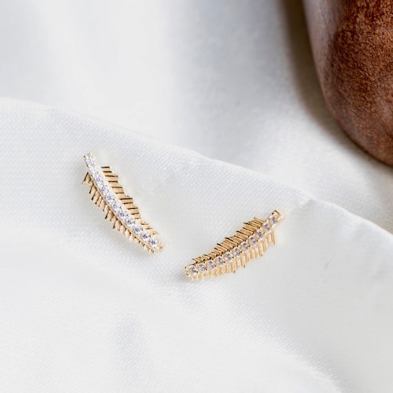 Elegant Feather Ear Climbers: Gold-Filled Cartilage Studs & Leaf Crawler Earrings for Women