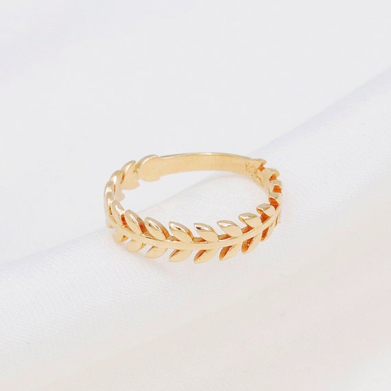 14k Gold Vine Leaf Branch Ring - Dainty Nature-Inspired Stacking Band for Weddings