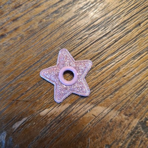 Star roller skate charm with glitter image 4