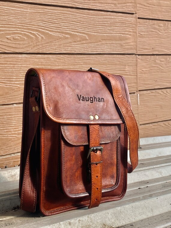 11 Inch Brando Leather Messenger Bag in Brown