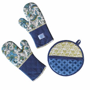 Mary DiSomma’s Luxe Pot Holder and Oven Mitts Set with Signature Floral Print Design and Surgical Cotton Padding for Extra Protection