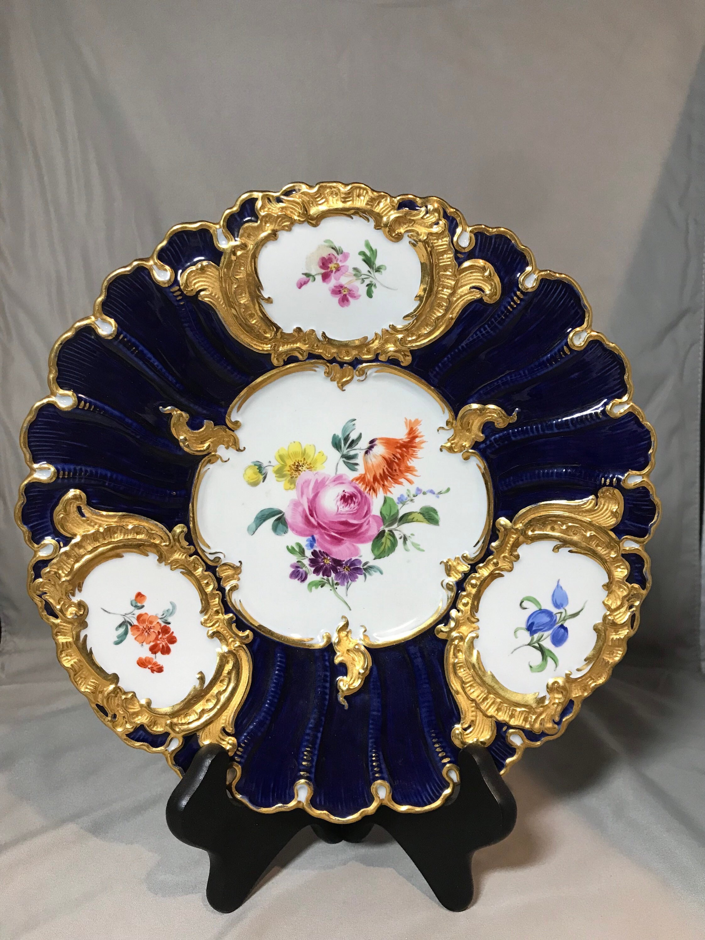 MEISSEN Cobalt Blue and White With Floral Accents F152 Plate