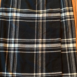 Vintage Size 4 Liz Claiborne LIZSPORT Long Black and White Skirt in Excellent Condition!