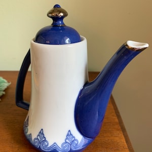 Bombay China Vintage Small Blue and White Teapot with Lid in Excellent Condition!
