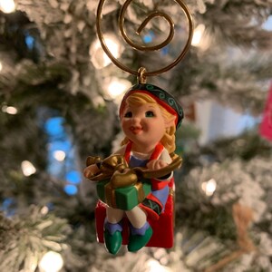 &quot;Hallmark Ornament Vintage Weihnachten &quot;&quot;Curious the Elf&quot;&quot; NEU in Originalverpackung in ausgezeichnetem Zustand!&quot;