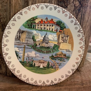 Small Ceramic Gold Rimmed Washington D.C Collectable Vintage Plate in Excellent Condition!