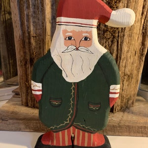 Wooden Christmas Santa Vintage Figurine Hand Painted in Excellent Condition!