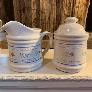 Ceramic Creamer and Sugar Bowl Vintage Set in Excellent Condition!